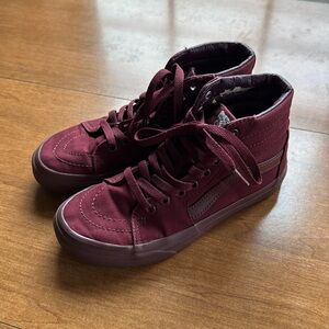 Maroon Mono High-Top Vans W6.5 M5